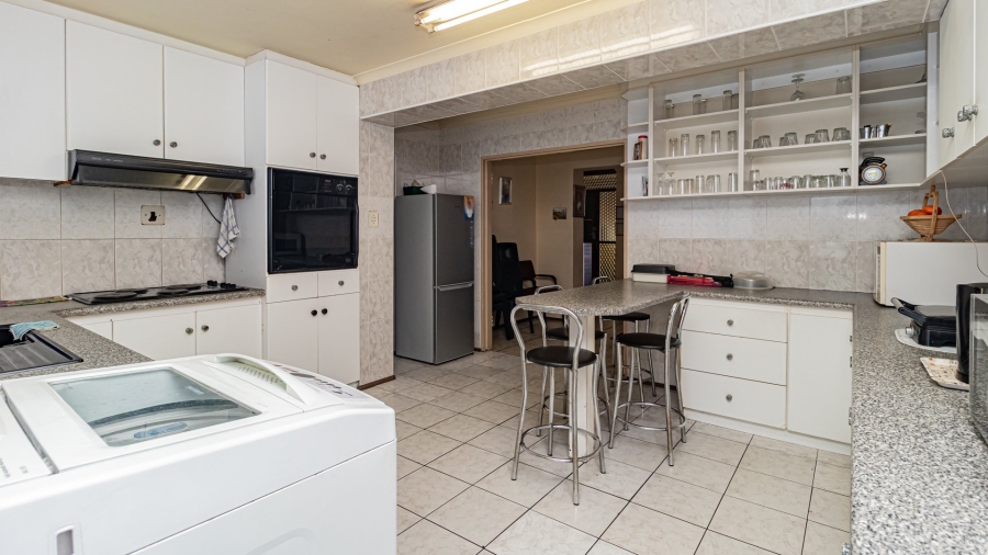 3 Bedroom Property for Sale in Westridge Western Cape